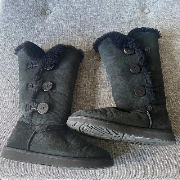 UGG Australia Triple Bailey Button Tall Sheepskin Boots Women size 8 Black - Picture 5 of 10
